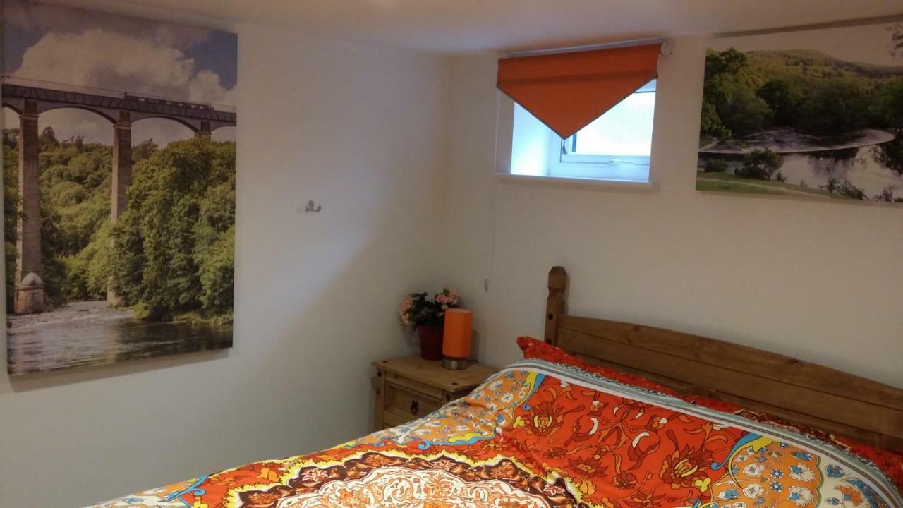 Apartmán Welsh Row House Llandegla Exteriér fotografie